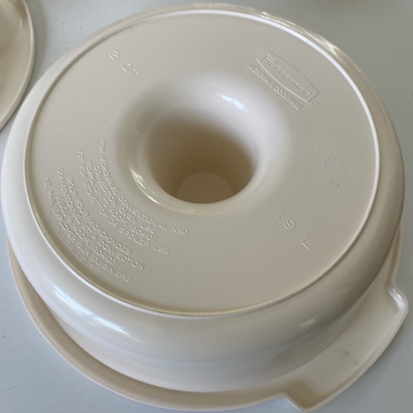 Rubbermaid Microwave Cookware - Picture 6 of 9